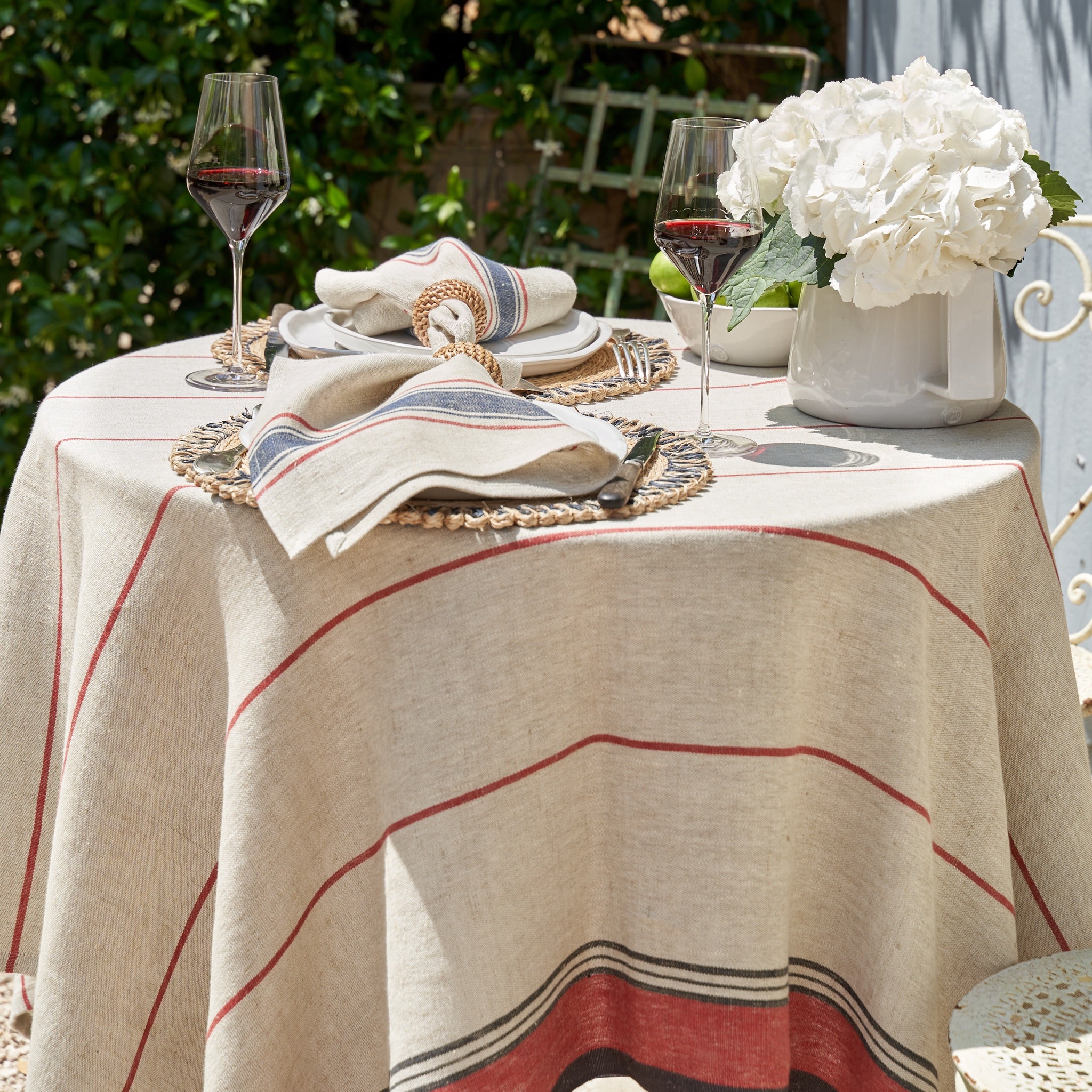 Eze Ivory & Red Tablecloth